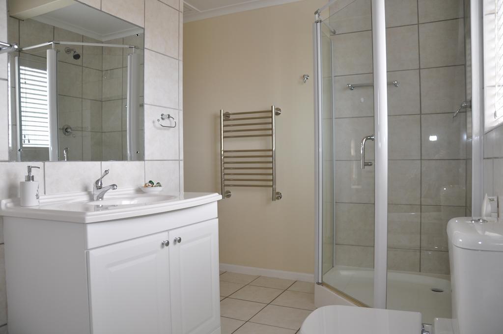 Whispering Whale Hotel Jacobs Bay Bilik gambar